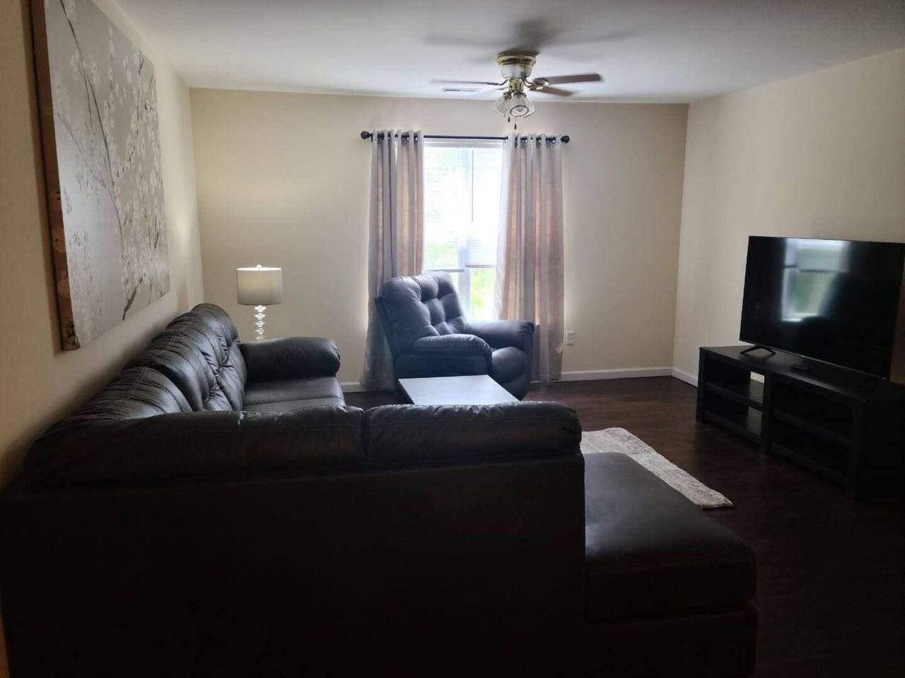 1313 Stafford Street - Photo 3 of 8