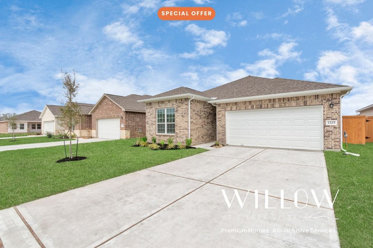 1237 Scarlet Creek Drive - Photo 4 of 38