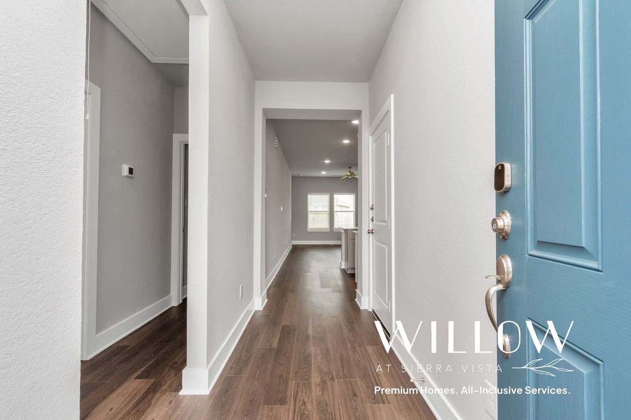 1237 Scarlet Creek Drive - Photo 5 of 38