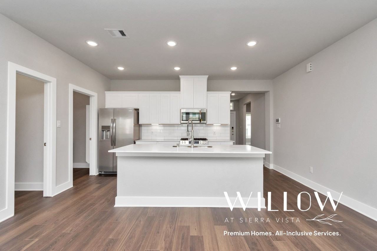 1237 Scarlet Creek Drive - Photo 7 of 38