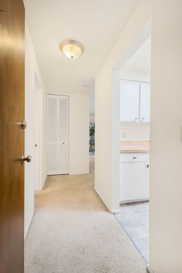 11004 Northeast 68th Street - Photo 3 of 16