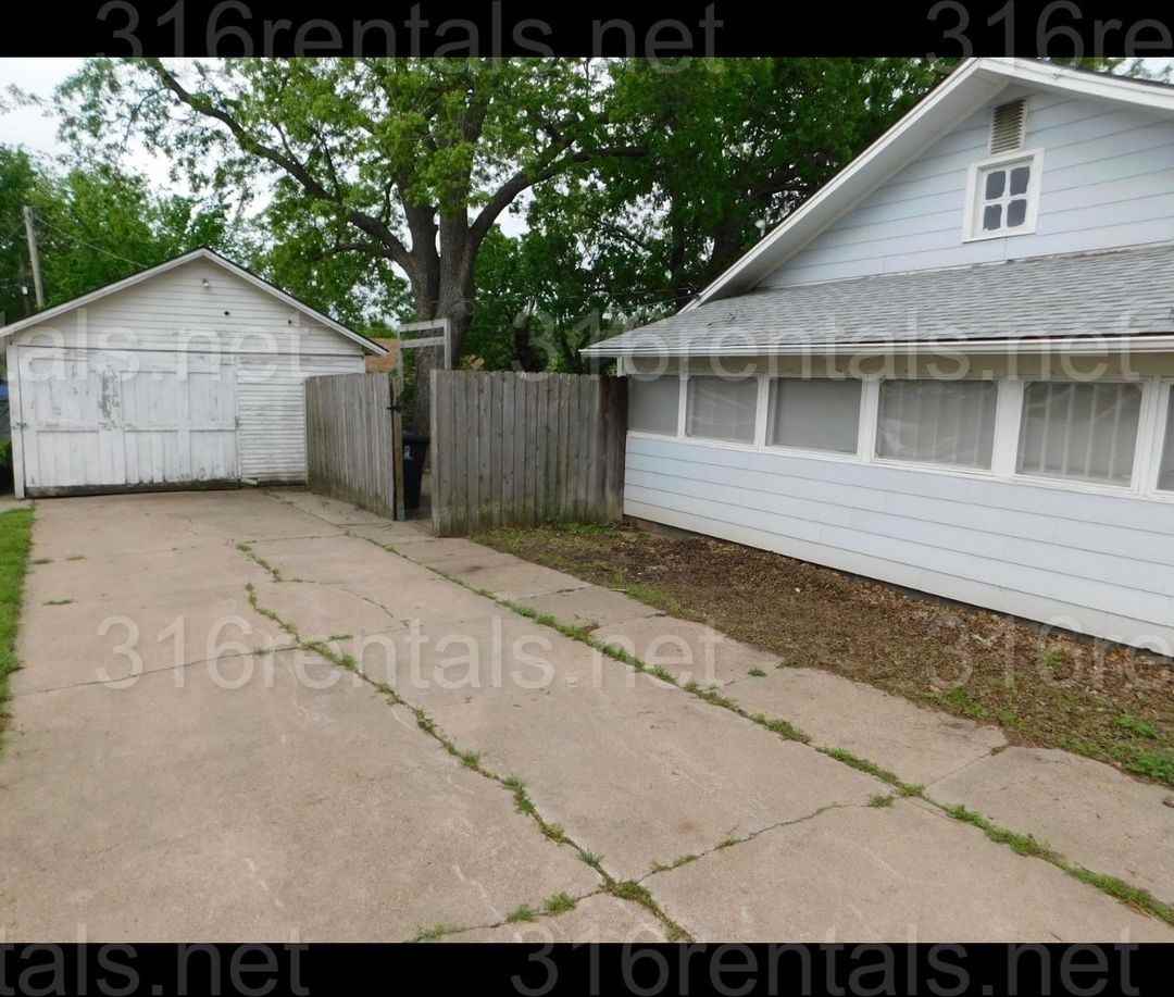 1000 South Atchison Street - Photo 2 of 15