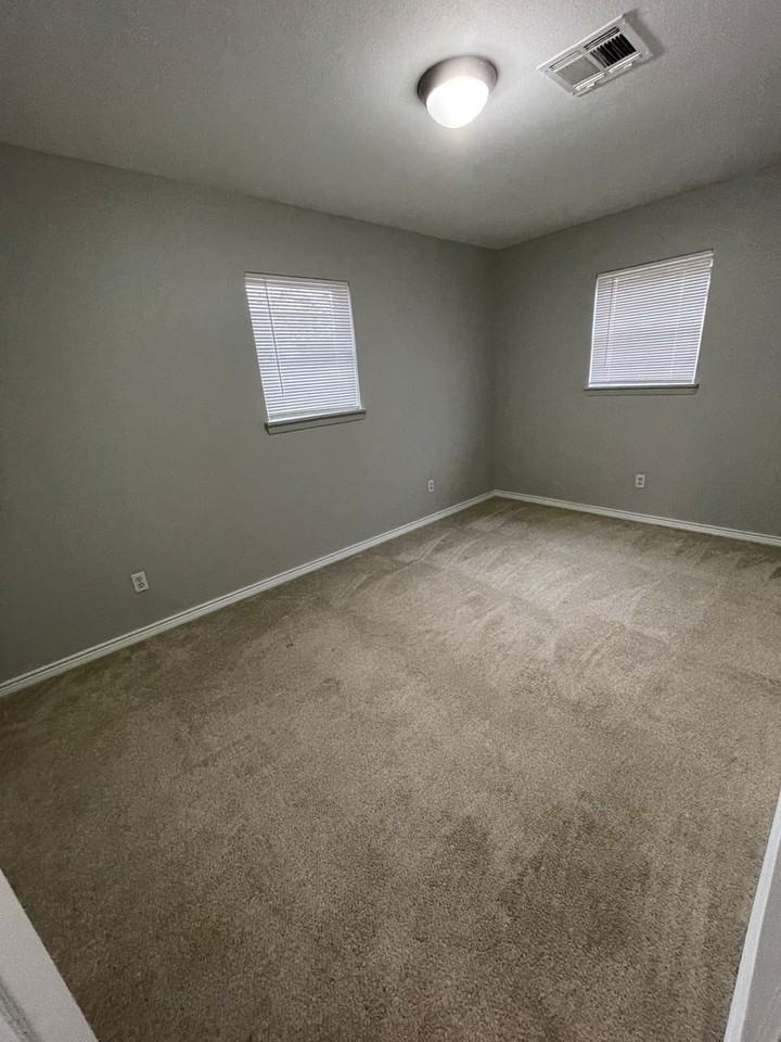 3105 Donald Drive - Photo 3 of 13