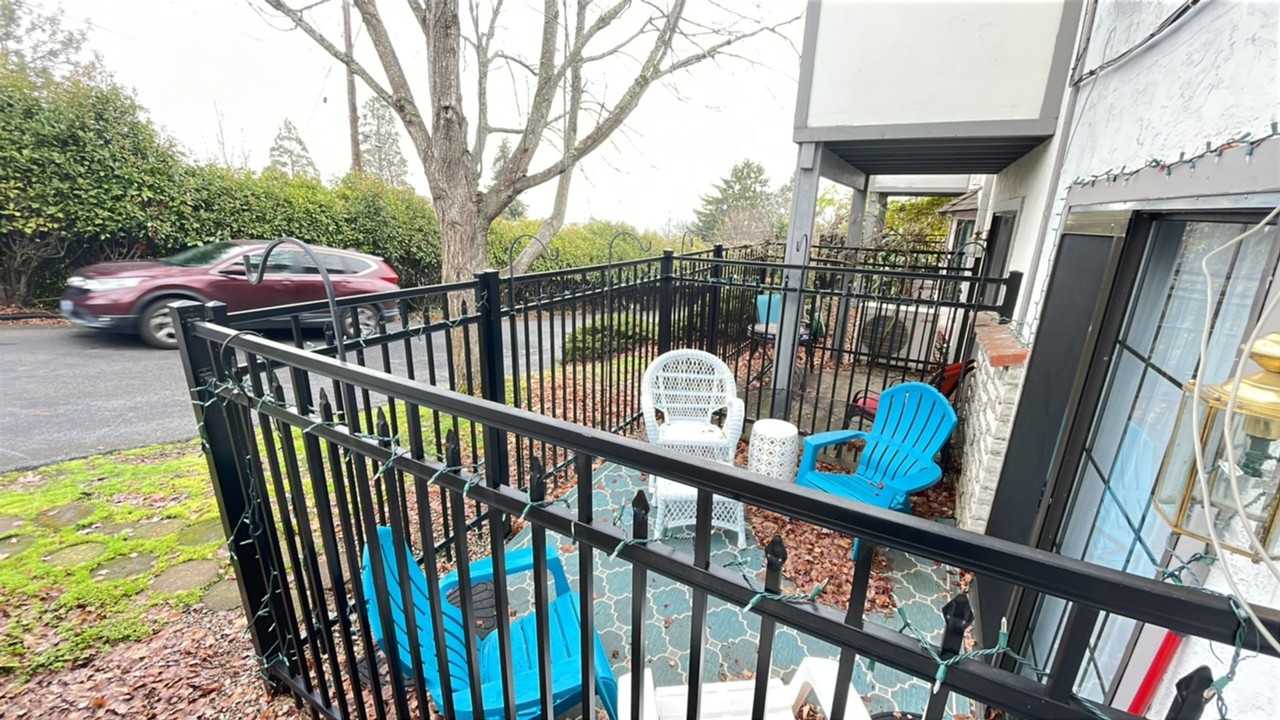 495 Chestnut St #16 - Photo 7 of 19