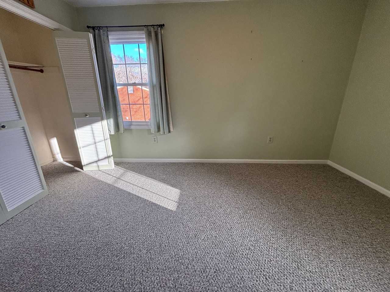 136 Grimes St - Photo 6 of 50