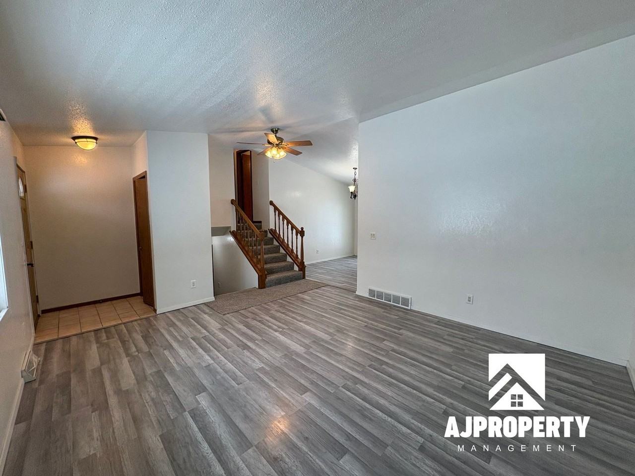 5801 West Coughran Court - Photo 4 of 22