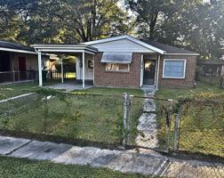 featured image of 125 Rosewood Drive