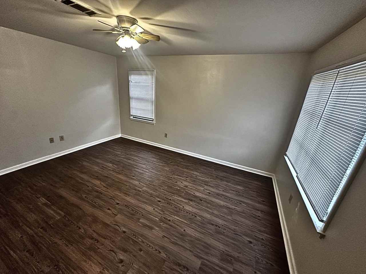 125 Rosewood Drive - Photo 7 of 18