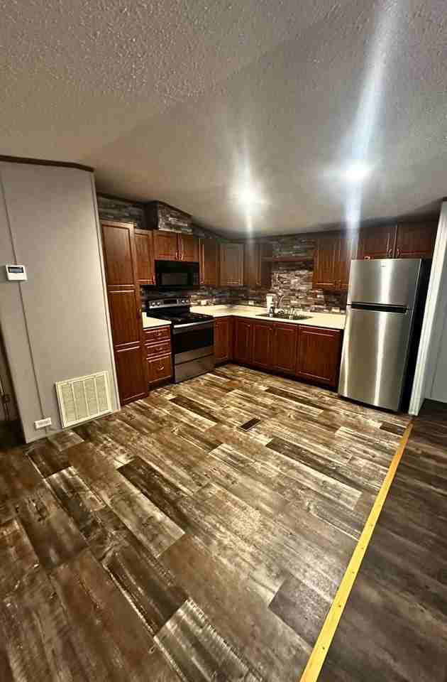 18325 Miller Ln - Photo 3 of 16