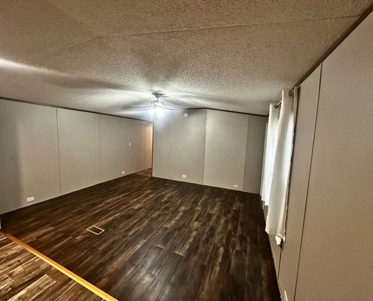 18325 Miller Ln - Photo 4 of 16