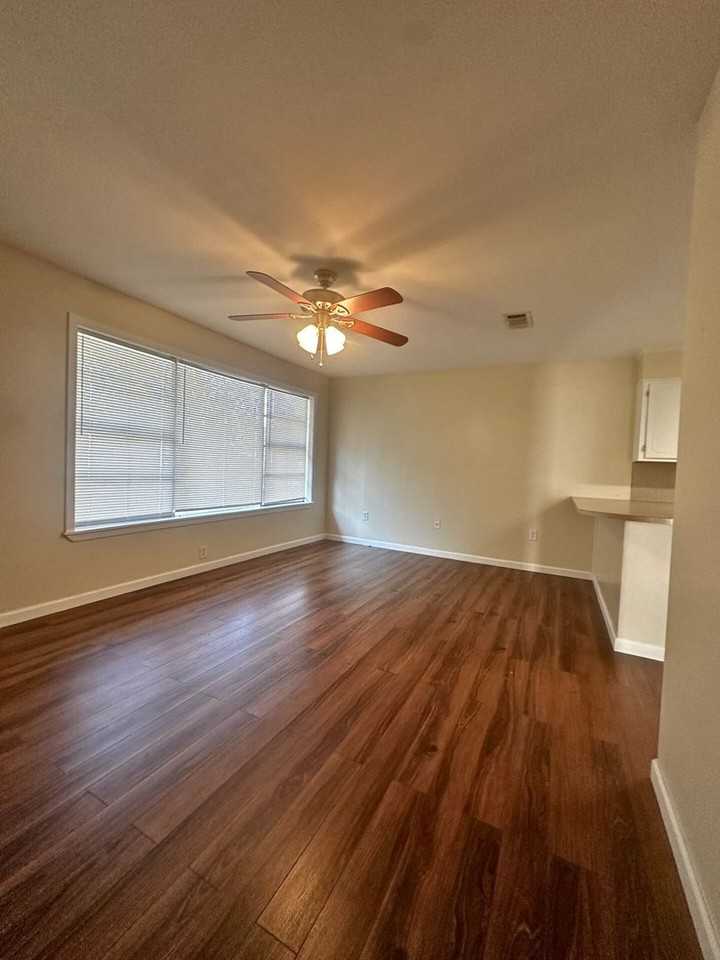 30121 Julia Street - Photo 6 of 18