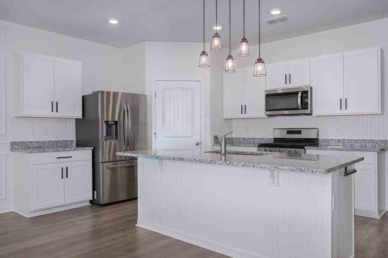 700 Pintail Pointe - Photo 2 of 39