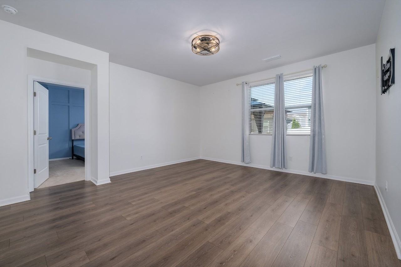 700 Pintail Pointe - Photo 4 of 39