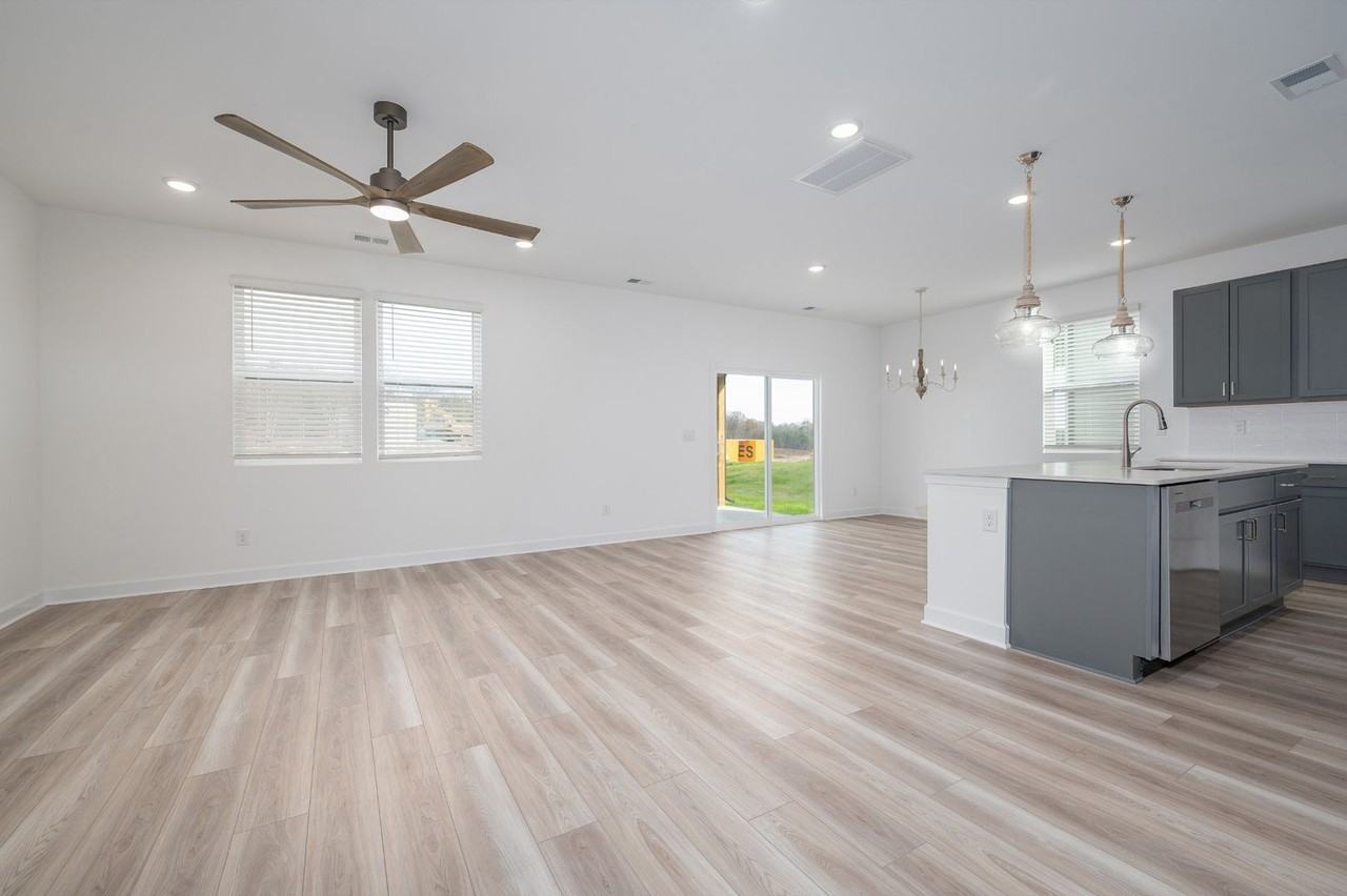 1365 Georgetown Dr - Photo 3 of 29