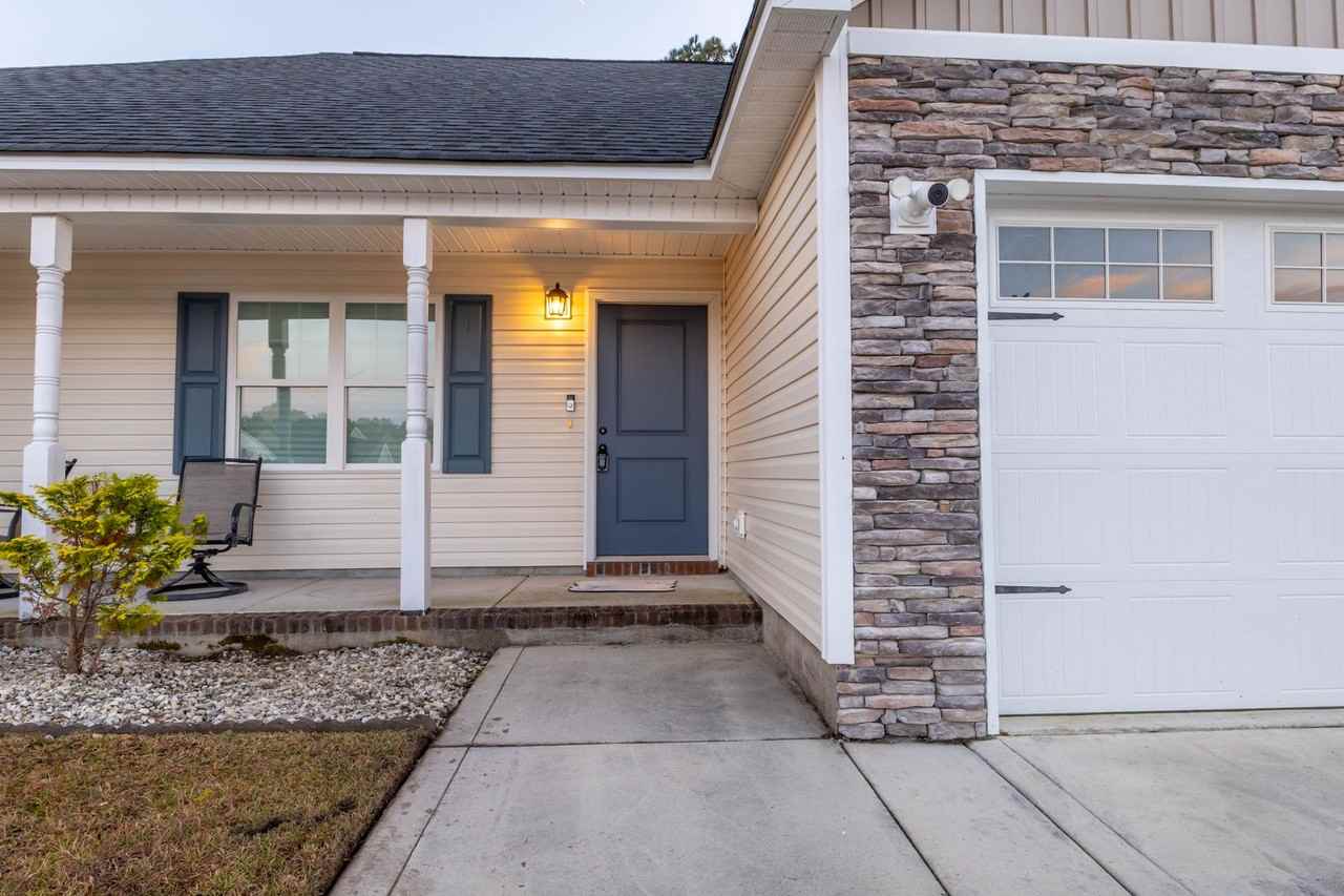 270 Breakwater Drive - Photo 2 of 30