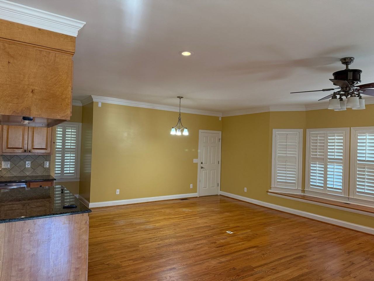 105 Roberts Street - Photo 5 of 34