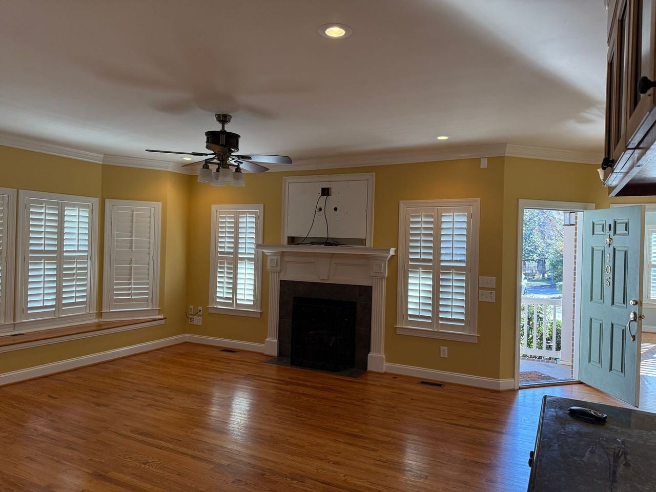 105 Roberts Street - Photo 6 of 34