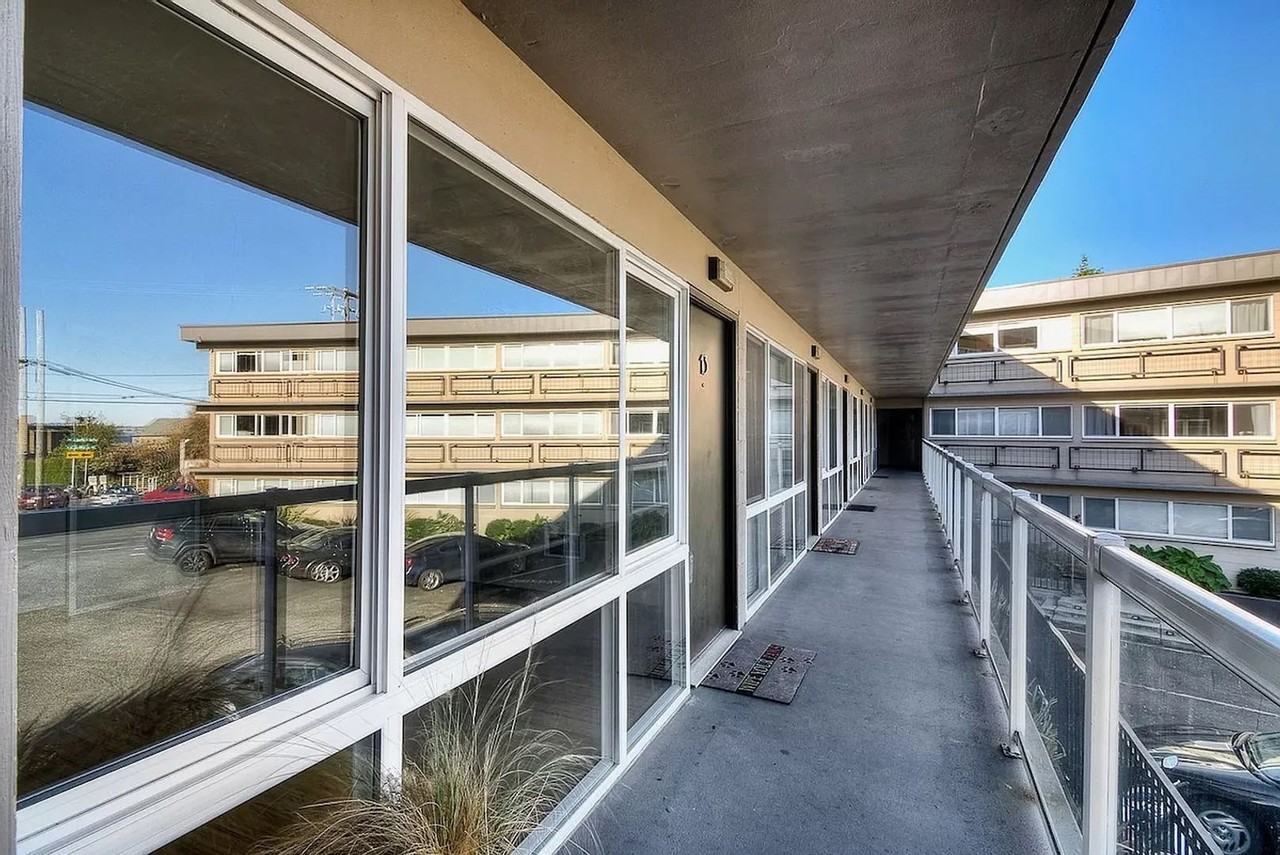 3151 Alki Avenue Southwest #13 - Photo 4 of 16