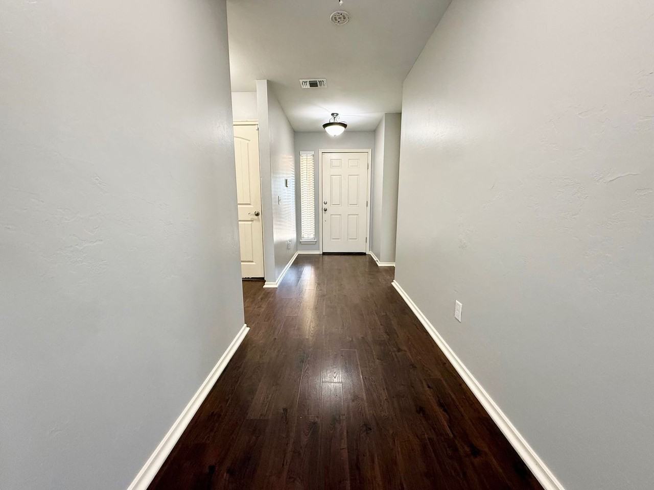 901 Blue Fish Road - Photo 5 of 25