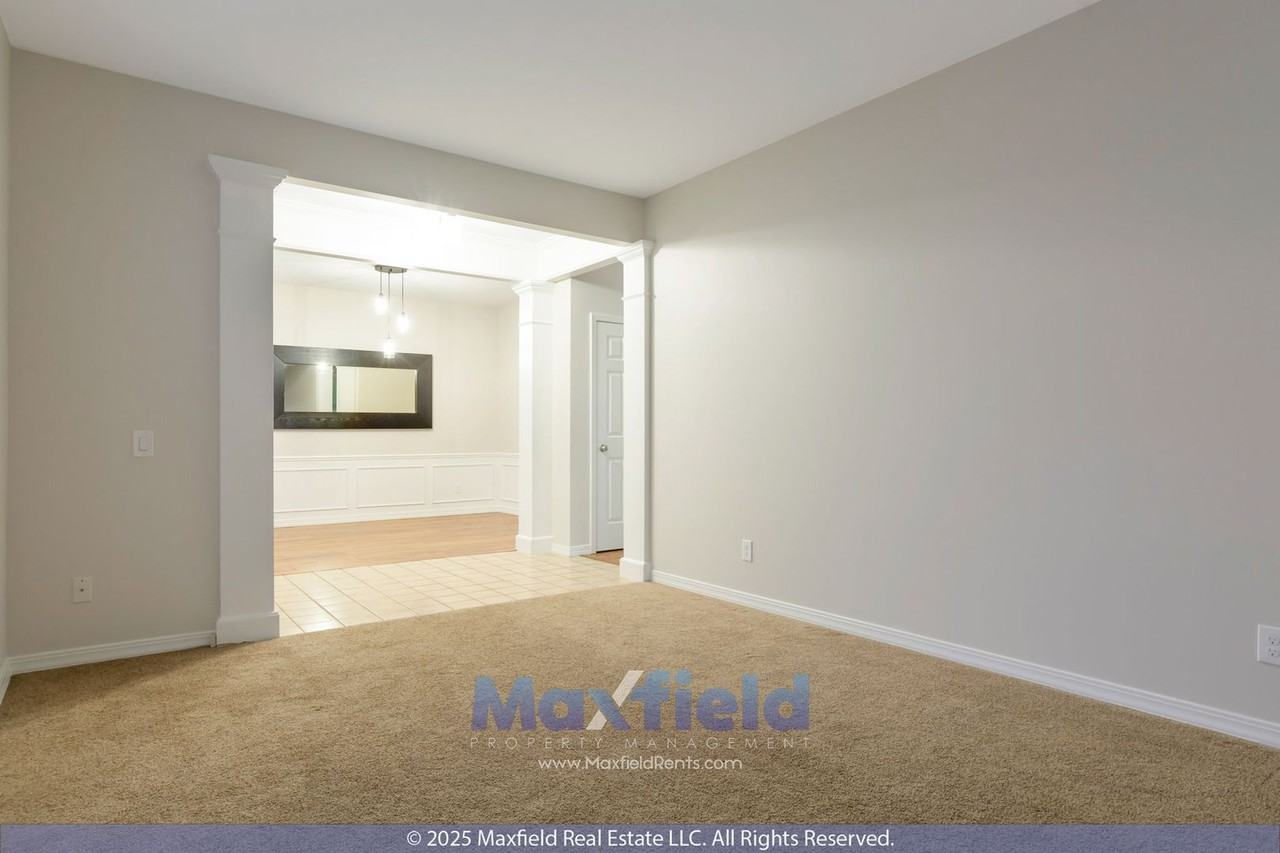 508 East High Berry Lane - Photo 6 of 40