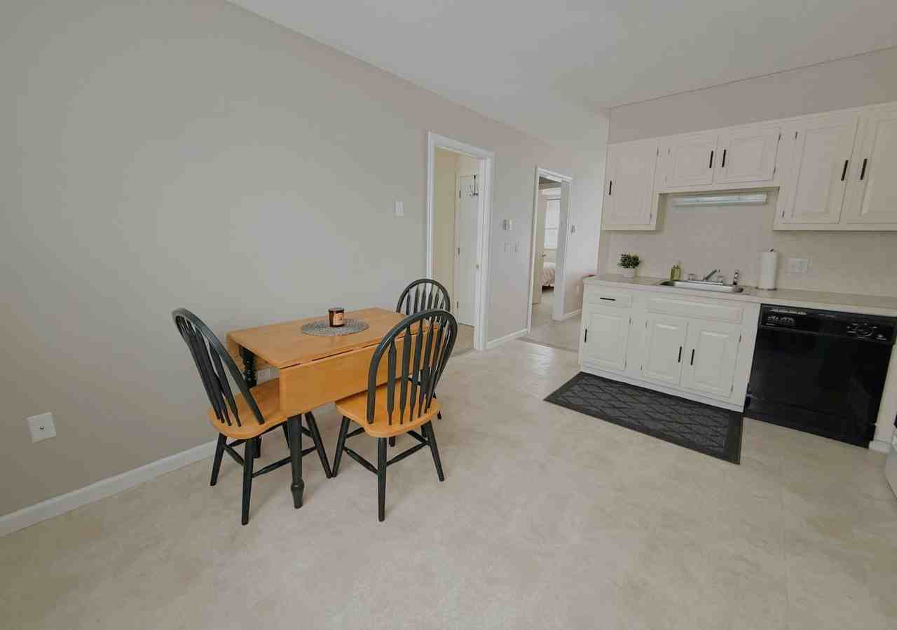 7 Onota Lane - Photo 2 of 8