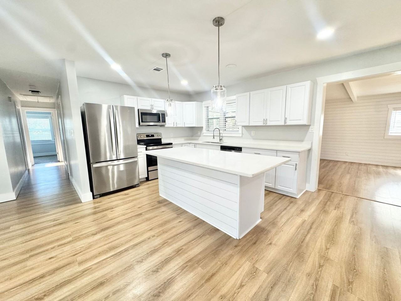 607 Dyches Drive - Photo 5 of 17