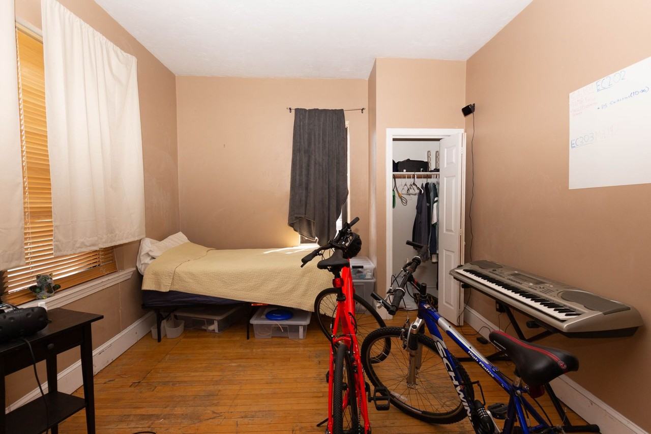 182 Harvard Street - Photo 4 of 7