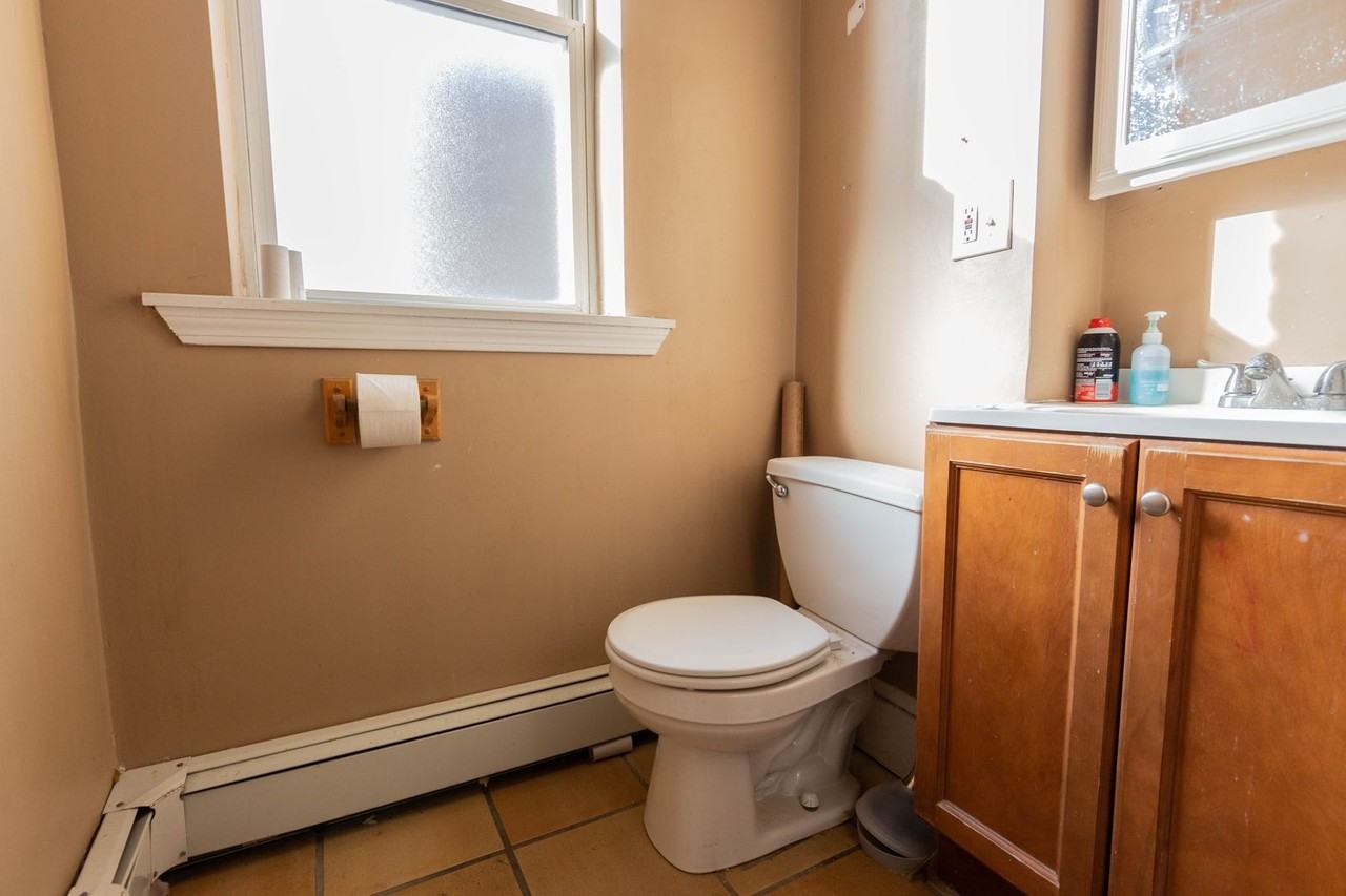 182 Harvard Street - Photo 6 of 7