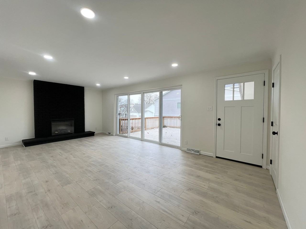 1120 Gilbert Avenue - Photo 3 of 33