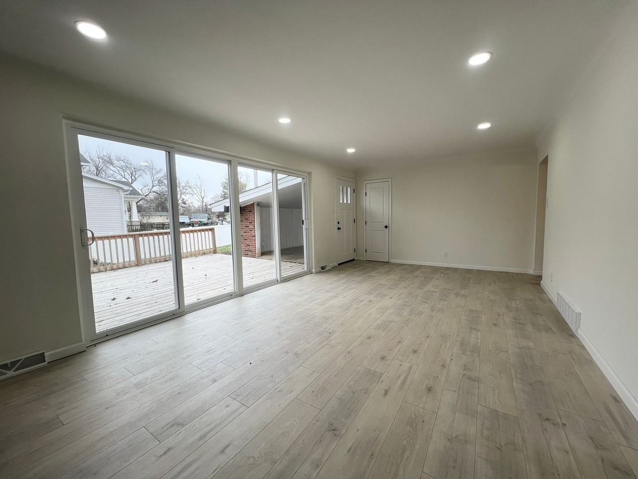 1120 Gilbert Avenue - Photo 7 of 33