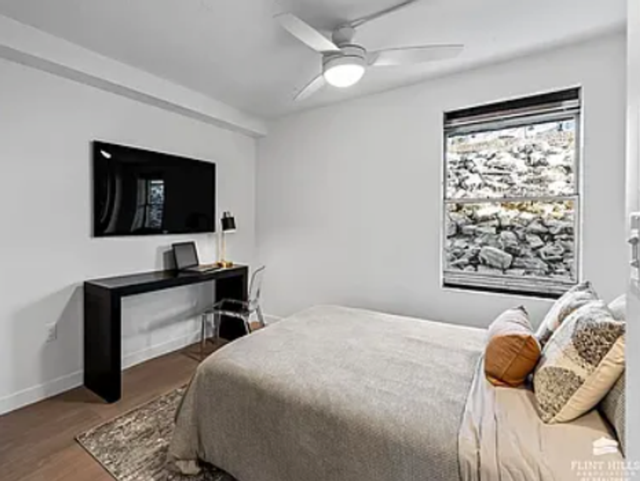 1700 North Manhattan Avenue - Photo 6 of 12