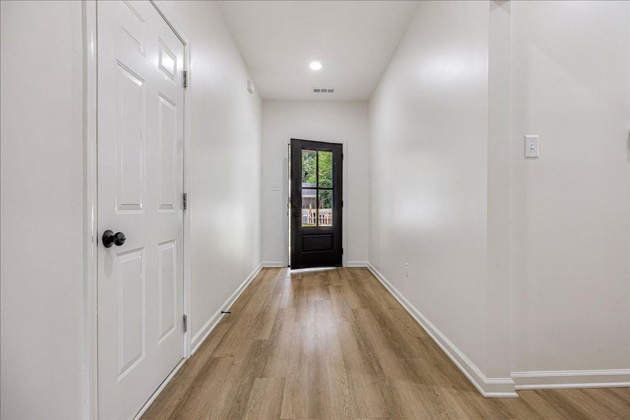 8964 Apsley Place - Photo 7 of 34