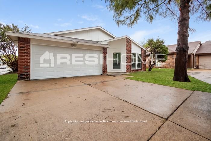 2905 Forest Creek Dr