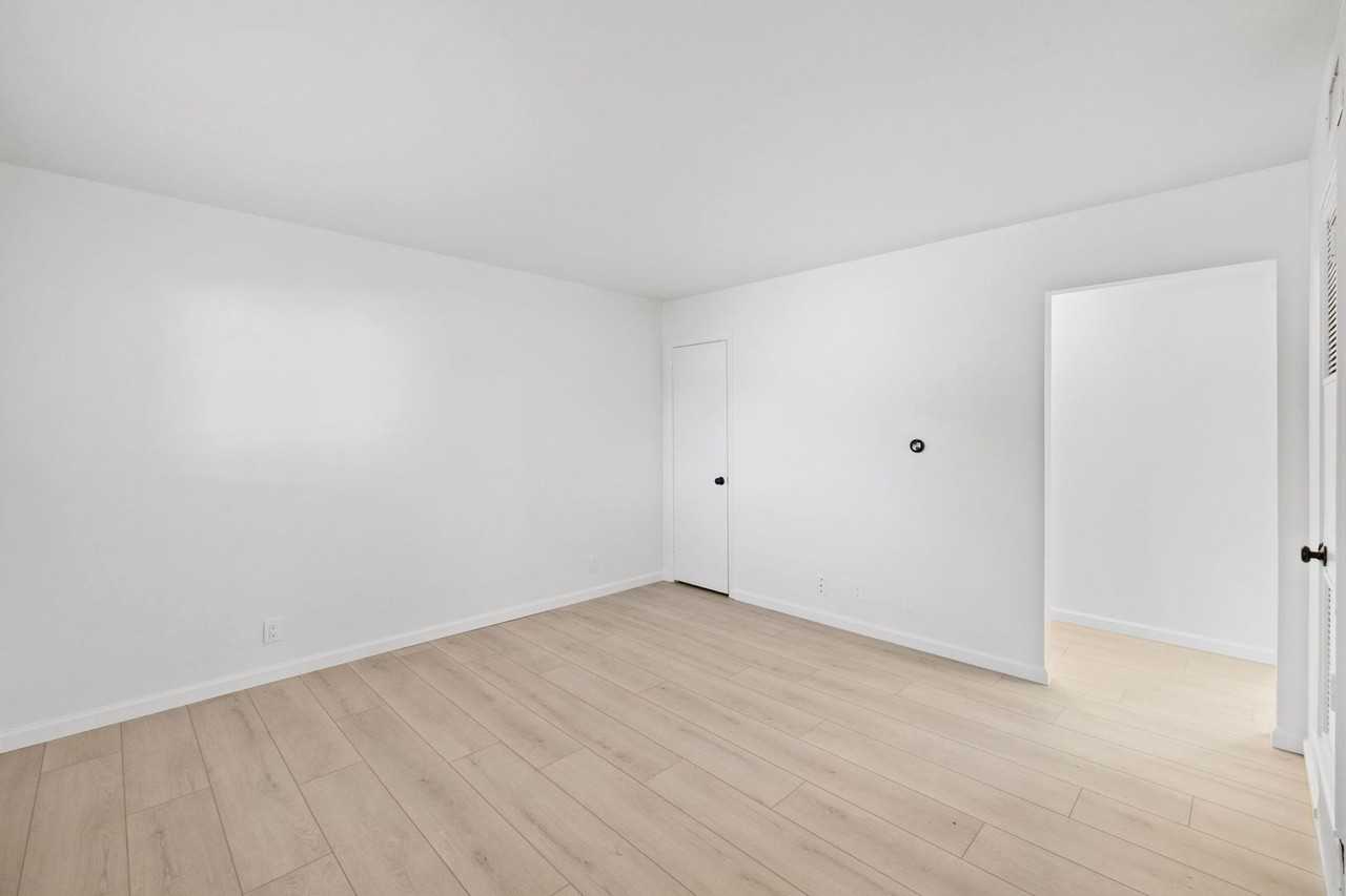 806 East 13th Street #108 - Photo 5 of 31