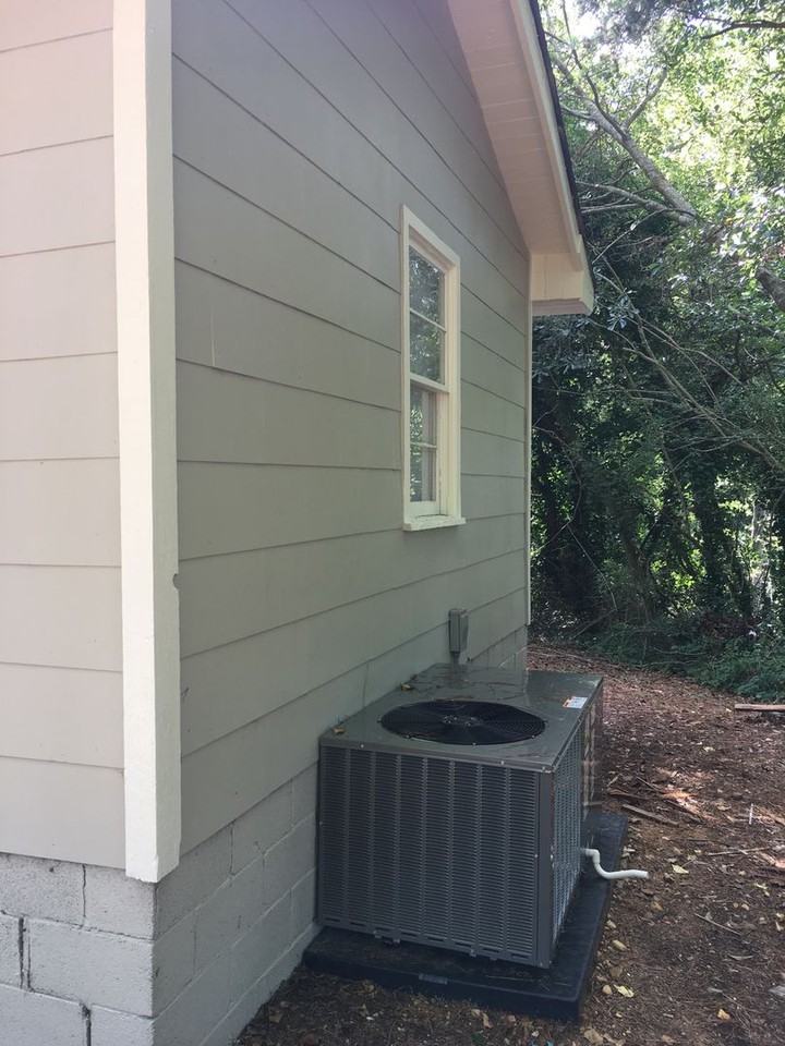 423 Wilshire Road Northeast - Photo 2 of 27