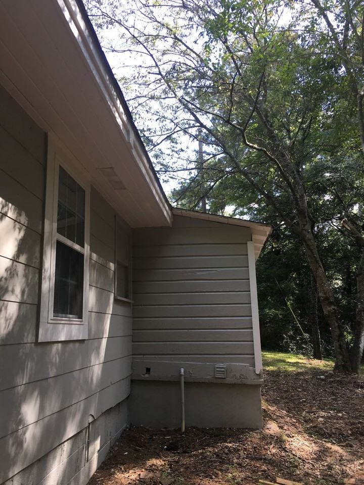 423 Wilshire Road Northeast - Photo 5 of 27