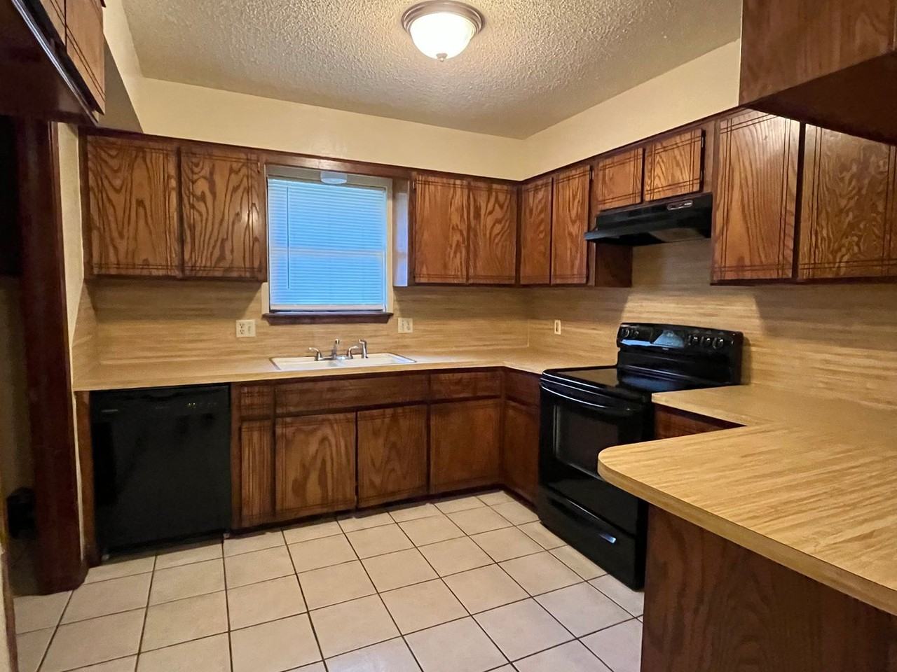 141 E Juniper Ln - Photo 3 of 12