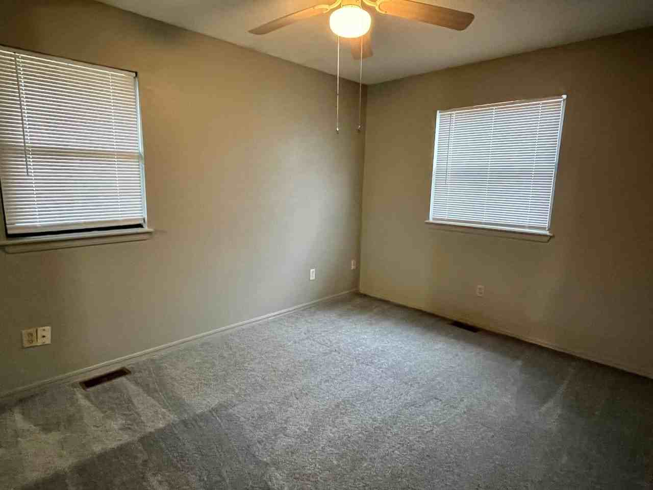 141 E Juniper Ln - Photo 4 of 12