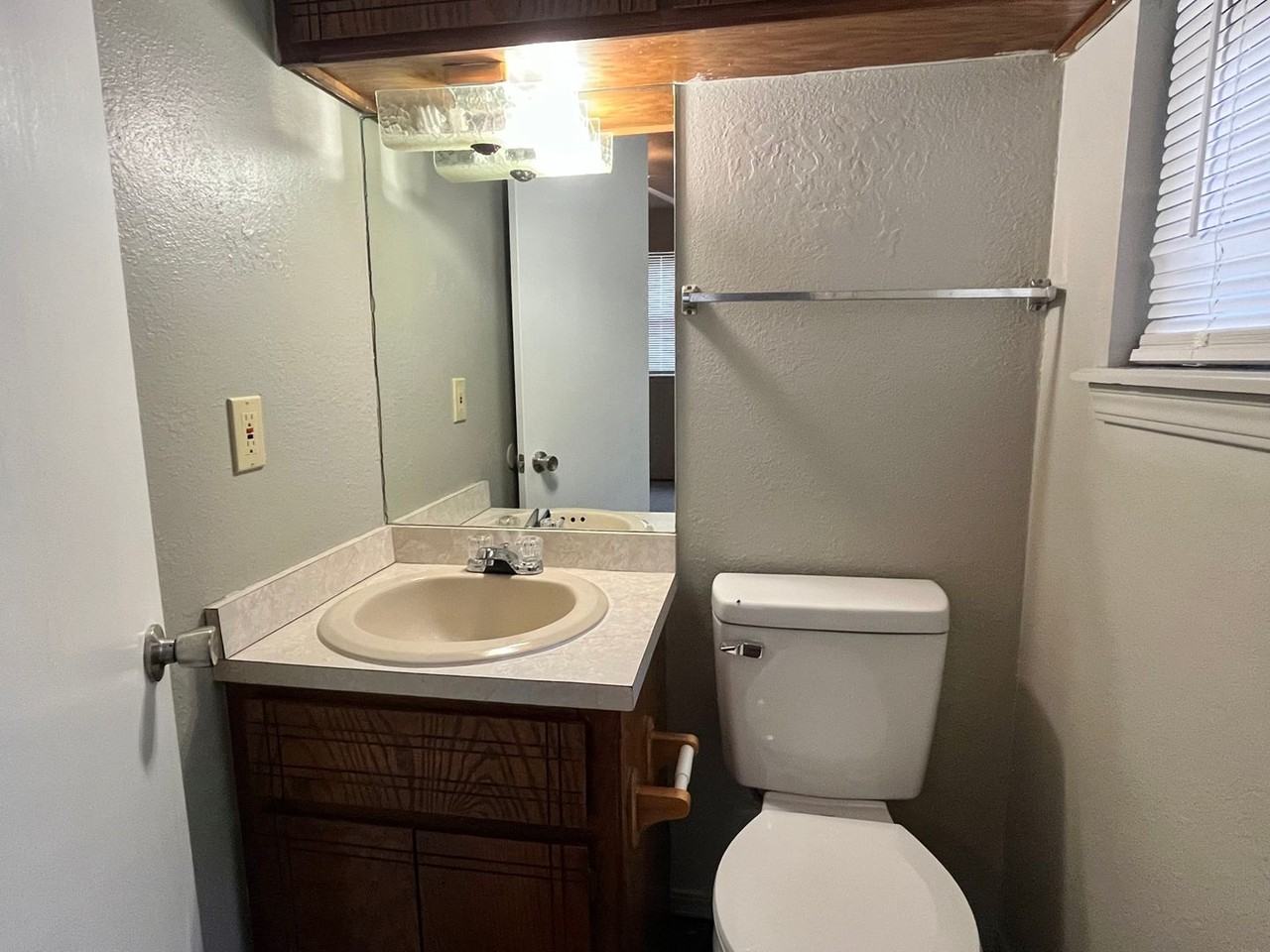 141 E Juniper Ln - Photo 6 of 12