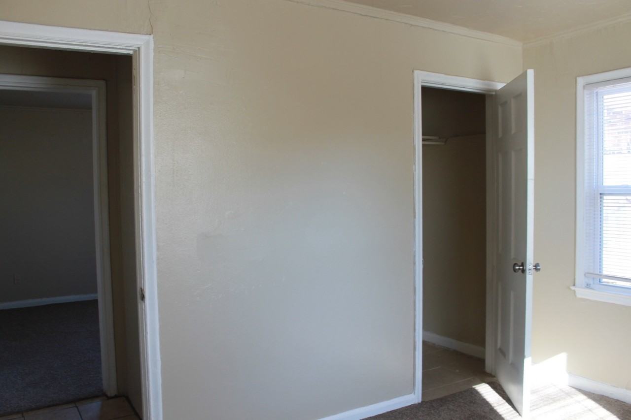 510 East Curtis Drive - Photo 2 of 7