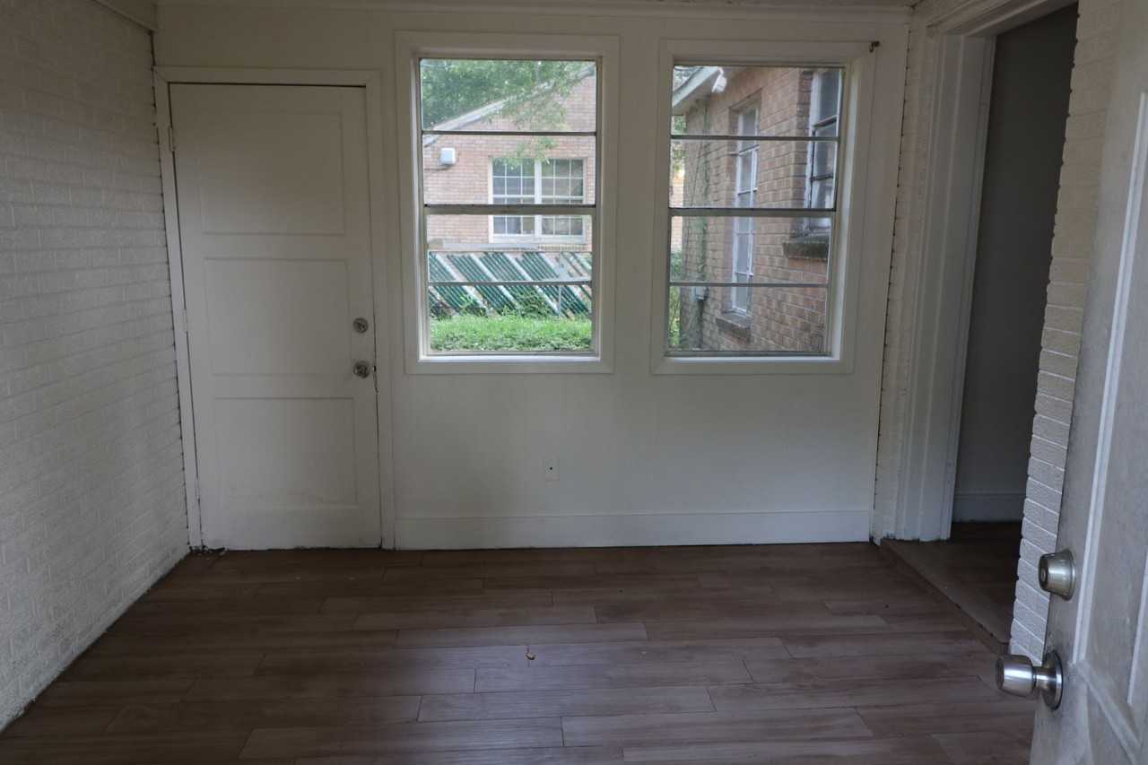 5430 Virginia Avenue - Photo 3 of 16