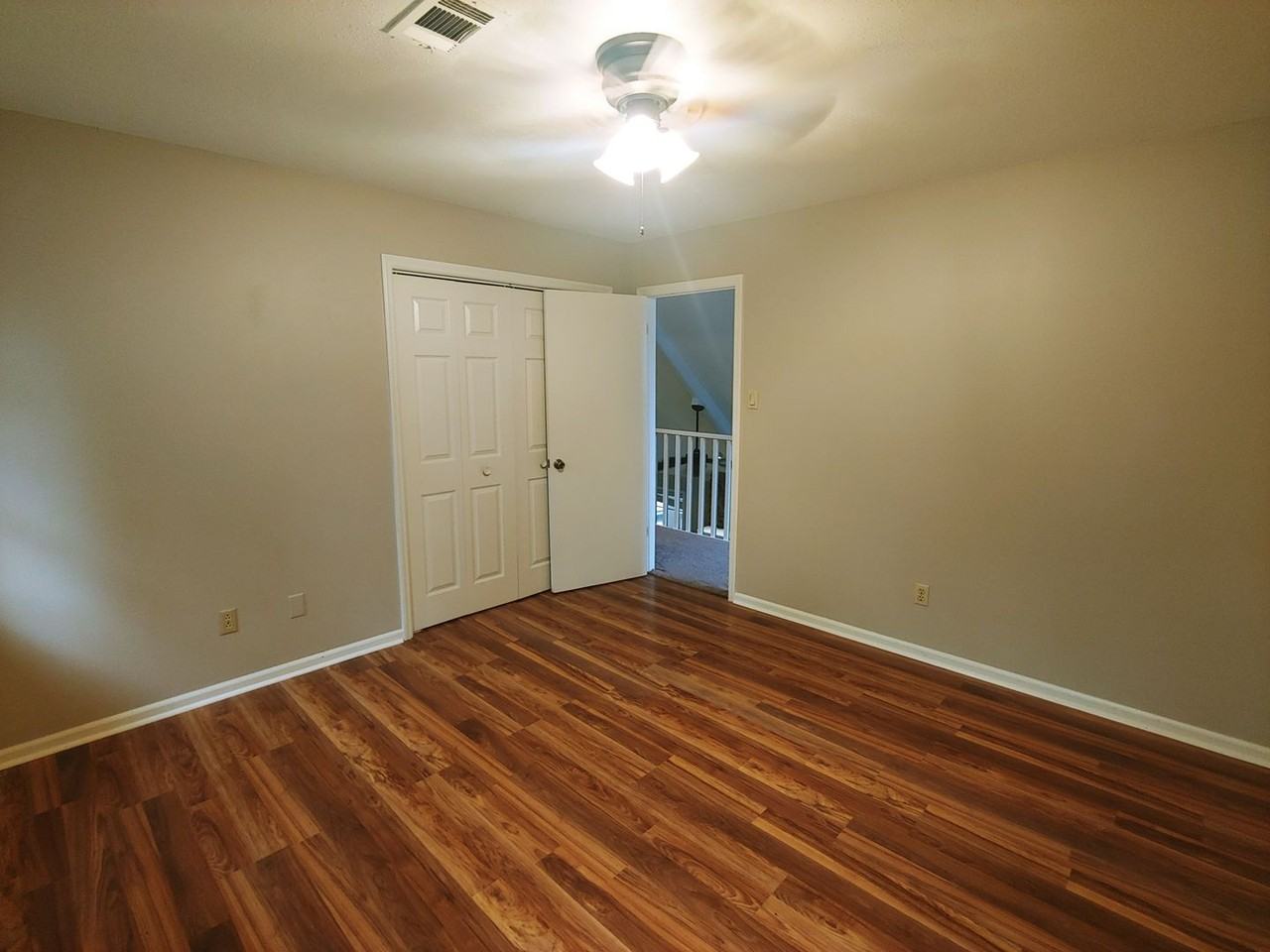 8 Hickory Lane - Photo 4 of 42