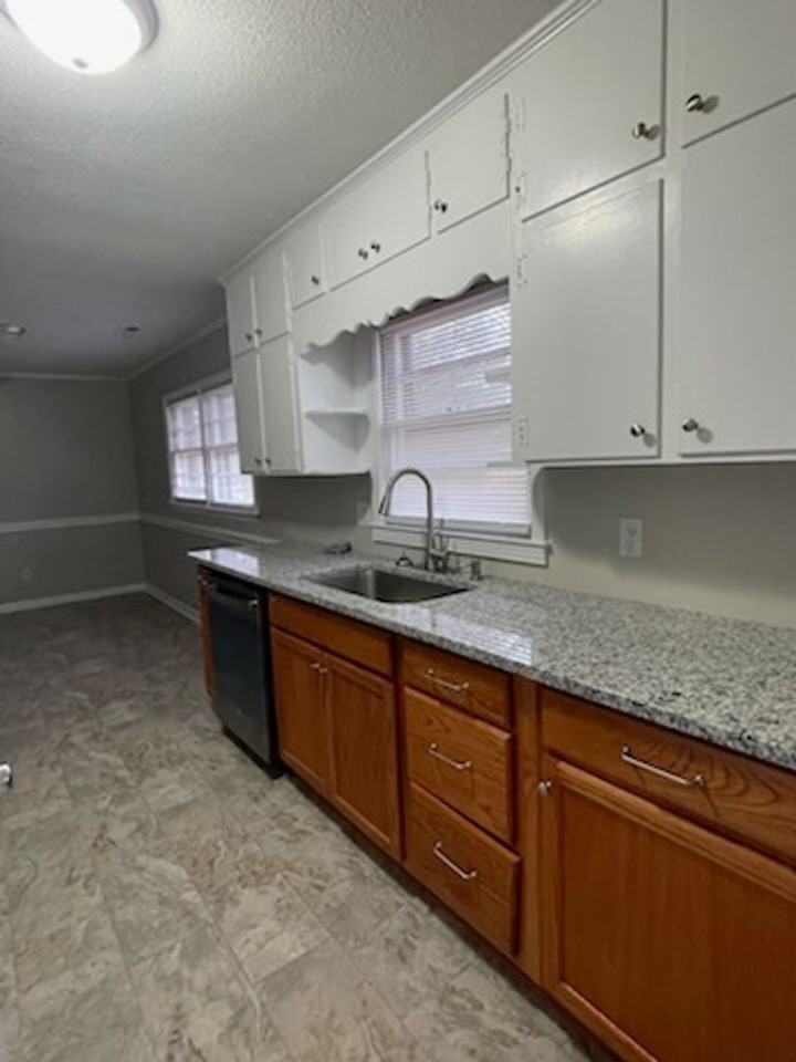 301 Abbott Drive - Photo 6 of 20