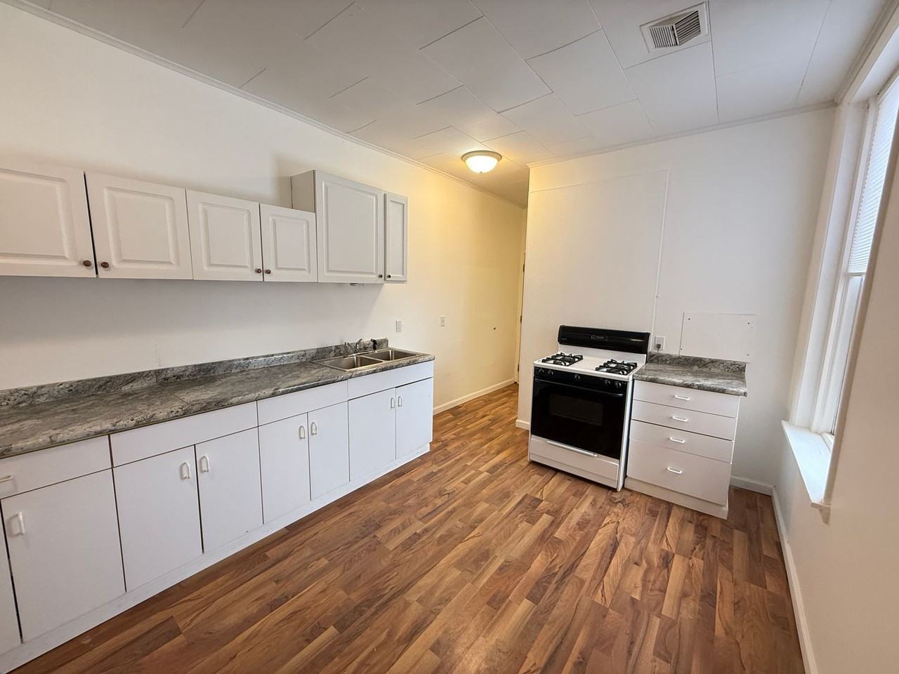 Main St 101, 103, 105 N - Photo 6 of 24