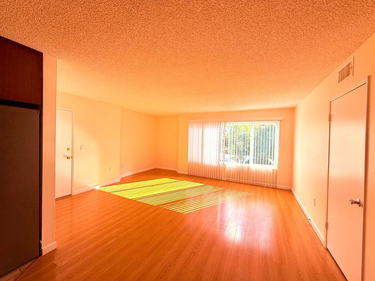 1059 Western Avenue - Photo 6 of 44