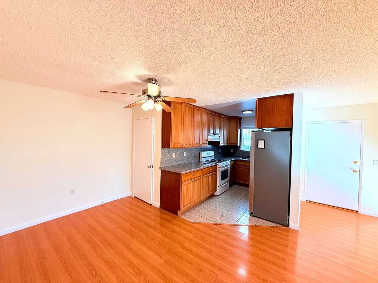 1059 Western Avenue - Photo 7 of 44