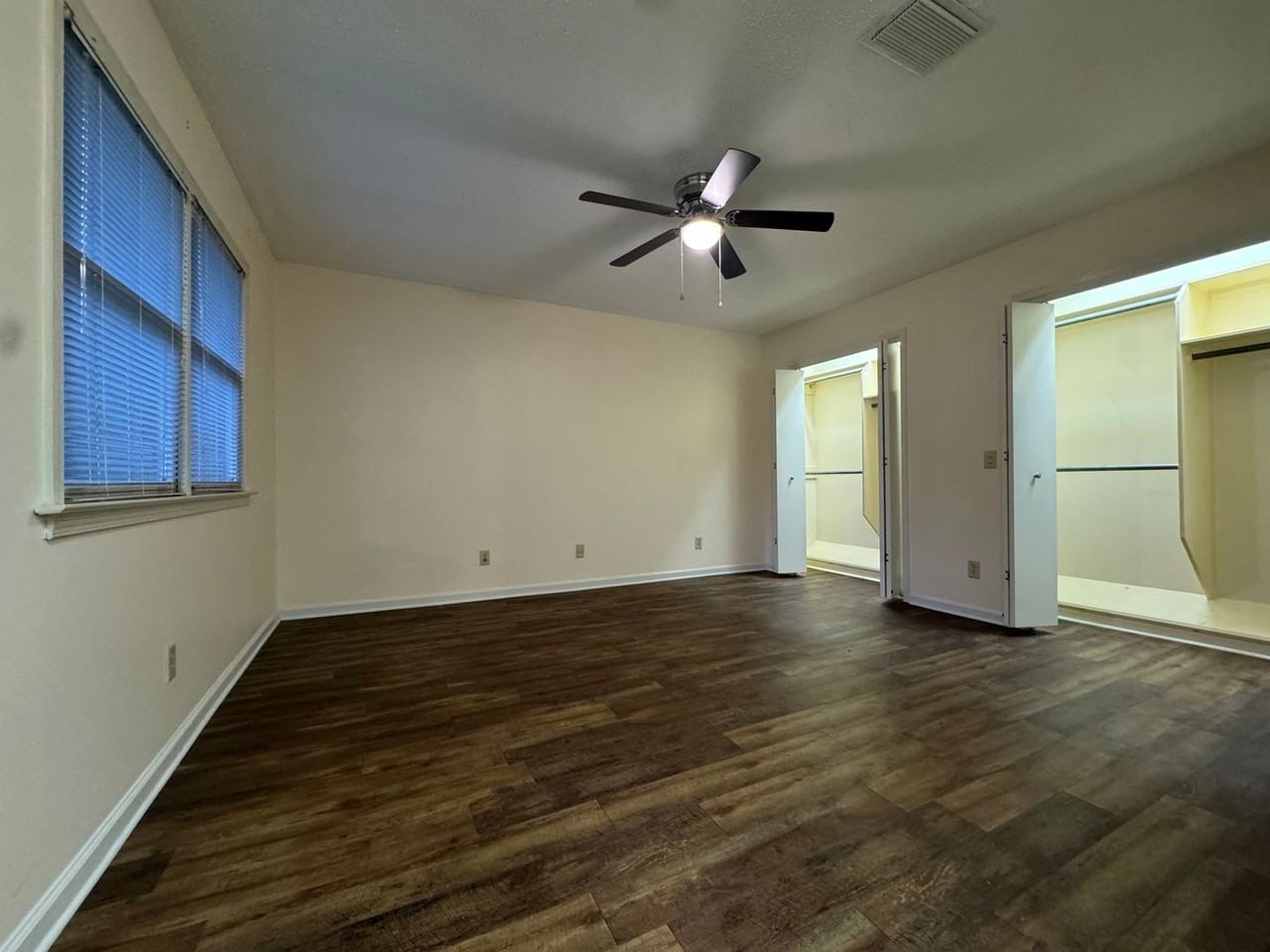 702 Sandhurst Drive - Photo 3 of 15