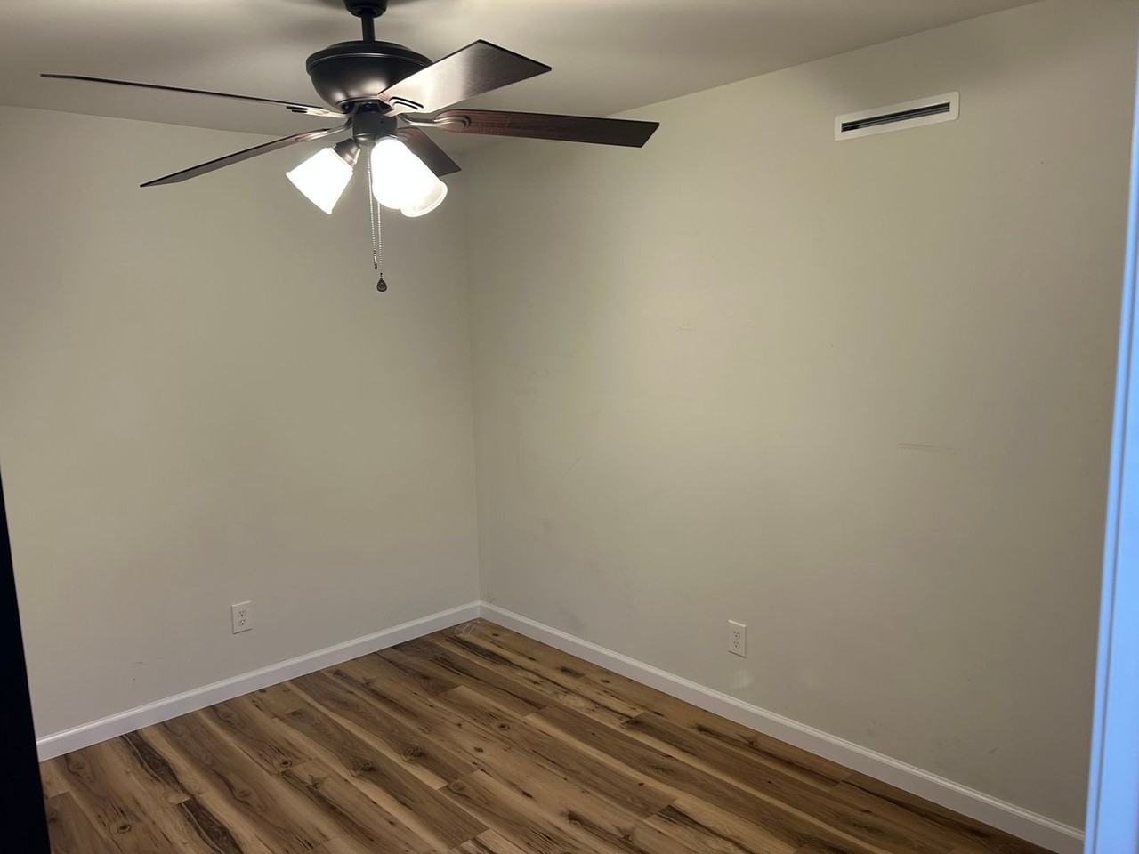 348 Mclean Avenue - Photo 5 of 8