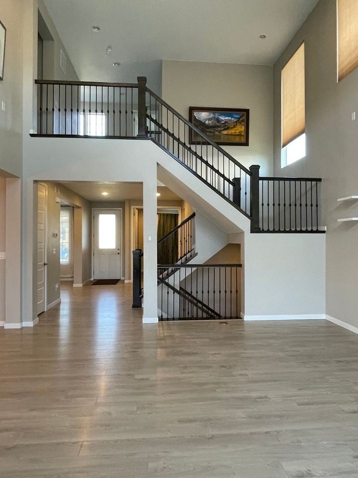 393 Polaris Cir - Photo 4 of 36