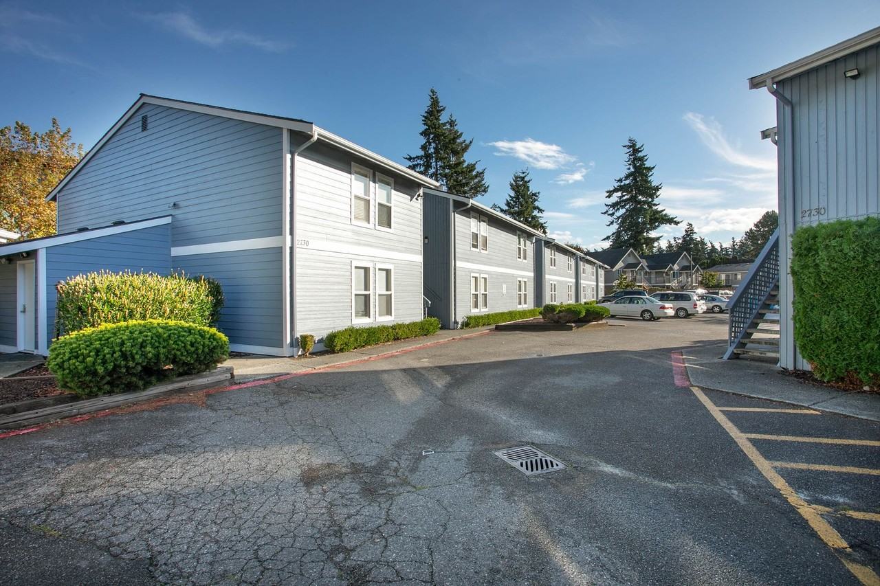 Glacier Park Apartments - Photo 6 of 13